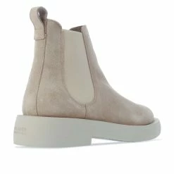 Women's Clarks Originals Desert Boots in Blush 8 Women's Clarks Originals Desert Boots in Blush -Max Factor Shop 30063caeea2a4d32ba20e39c575e81bc