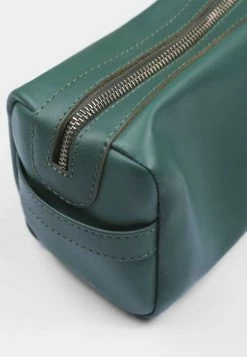 Bolongaro Trevor Green Leather Wash Bag -Max Factor Shop 56626de5bee246e1a05e46be60226e64